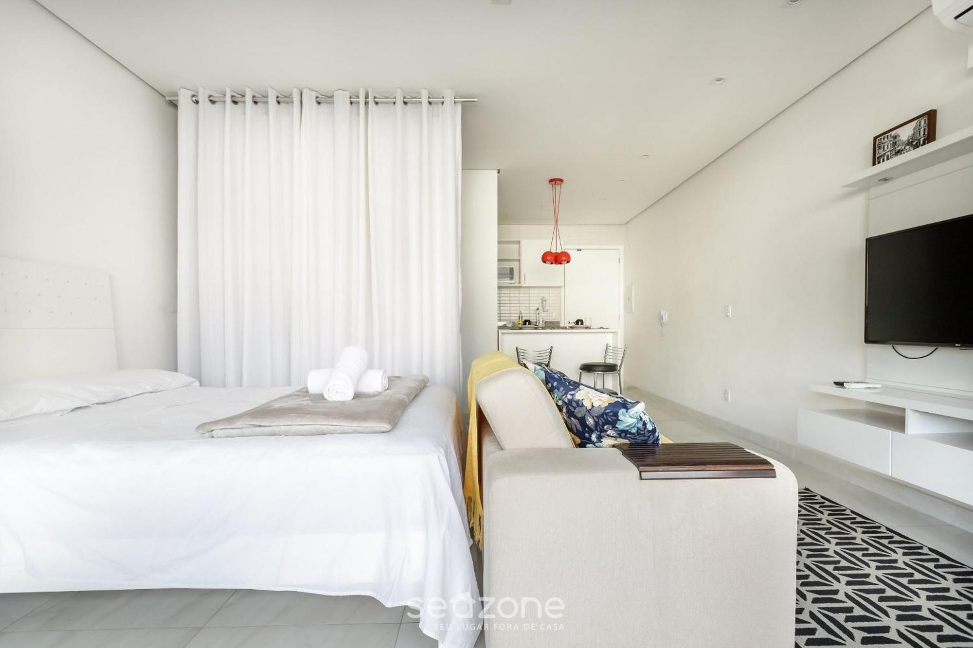 Apartamento C/ Piscina Proximo A Catedral Da Se Cgf135 São Paulo