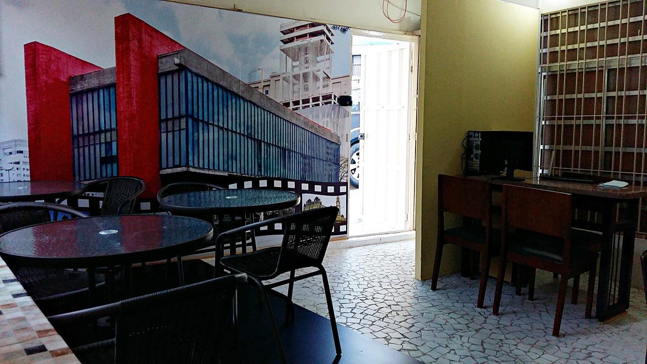 Yellow House Internacional Hostel