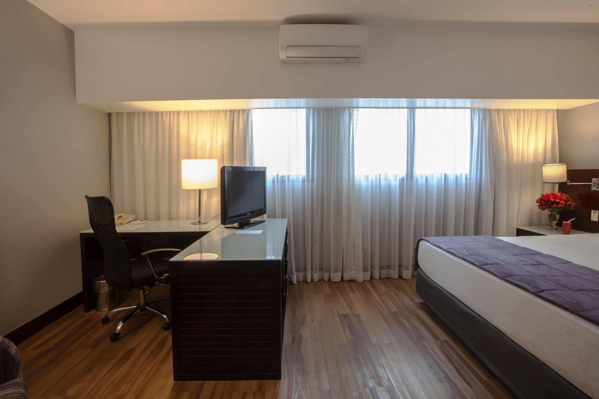 Wyndham Berrini Hotel 4*