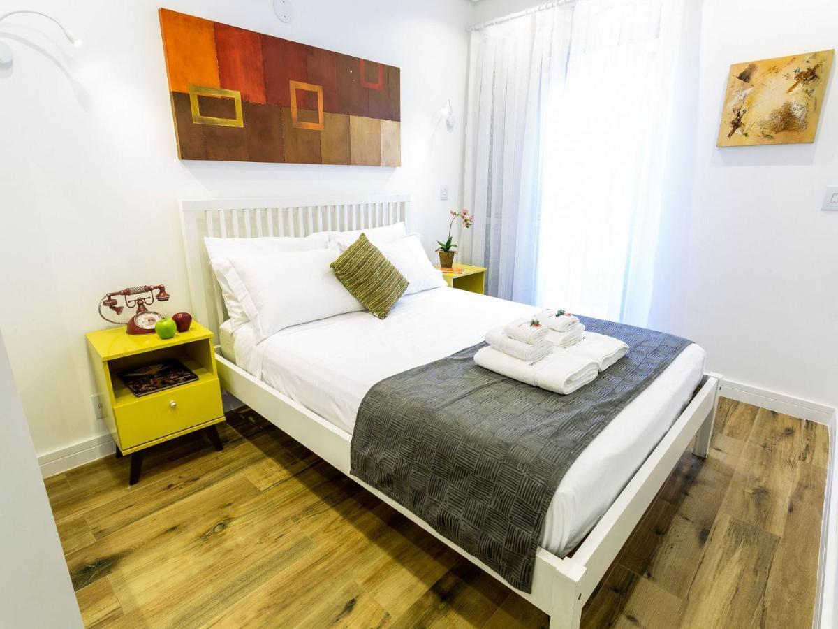 Com 2 Quartos Em Alto De Pinheiros * São Paulo