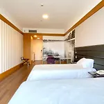 Anora Spaces - Center Norte