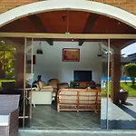 Casa Com Piscina Em Condominio Fechado No Guaruja