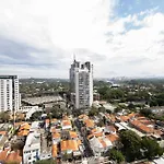 BHomy Pinheiros Moderno varanda e vista VR166