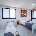 Duplex em Pinheiros, piscina, vista incrível, AC