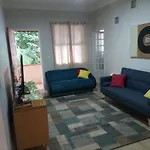 Apartamento com jeito de casa recém-reformado