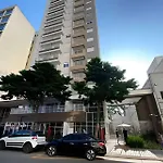 Estúdio a 3 minutos do metrô, hospitais e universidades da Liberdade