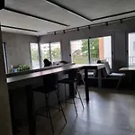 Studio Mobiliado, Com Garagem, 50M Metro Brooklin, Proximo Shopping Morumbi Em Sp