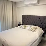Confortavel, Ar Na Sala E Quarto, Garagem, 183