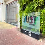 Just Brooklin, A Smart, Modern Space