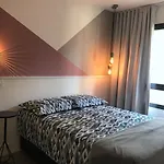 Apartamento Moderno Em Predio Com Concierge