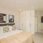Anora Spaces Oscar Freire