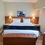 Multihouse - Wyn Berrini - D&D Shopping II