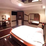 Deliriu\'S Motel (Adults Only)