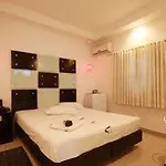 Red Green Motel - Adults Only