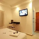 Red Green Motel - Adults Only