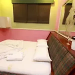 Motel United (Adults Only)