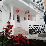 Yellow House Hostel International