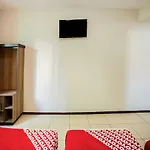 Oyo B Plaza Hotel