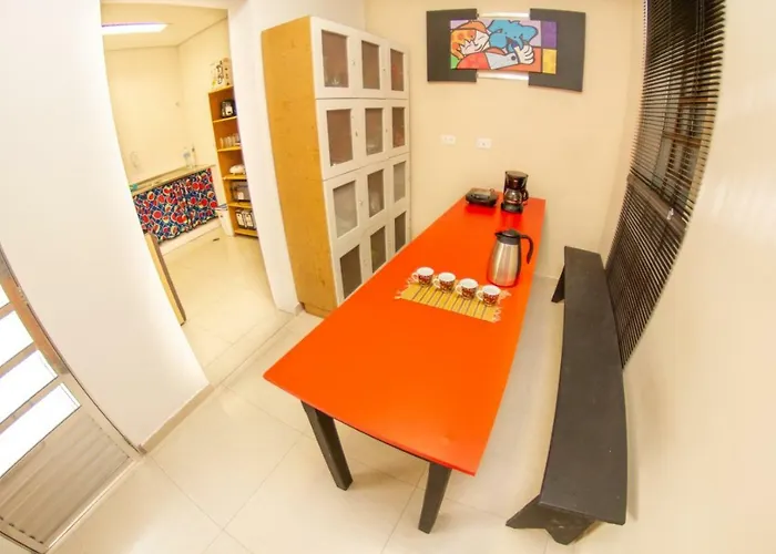 OBA 18 - QUARTO CASAL no BAIRRO DA LIBERDADE