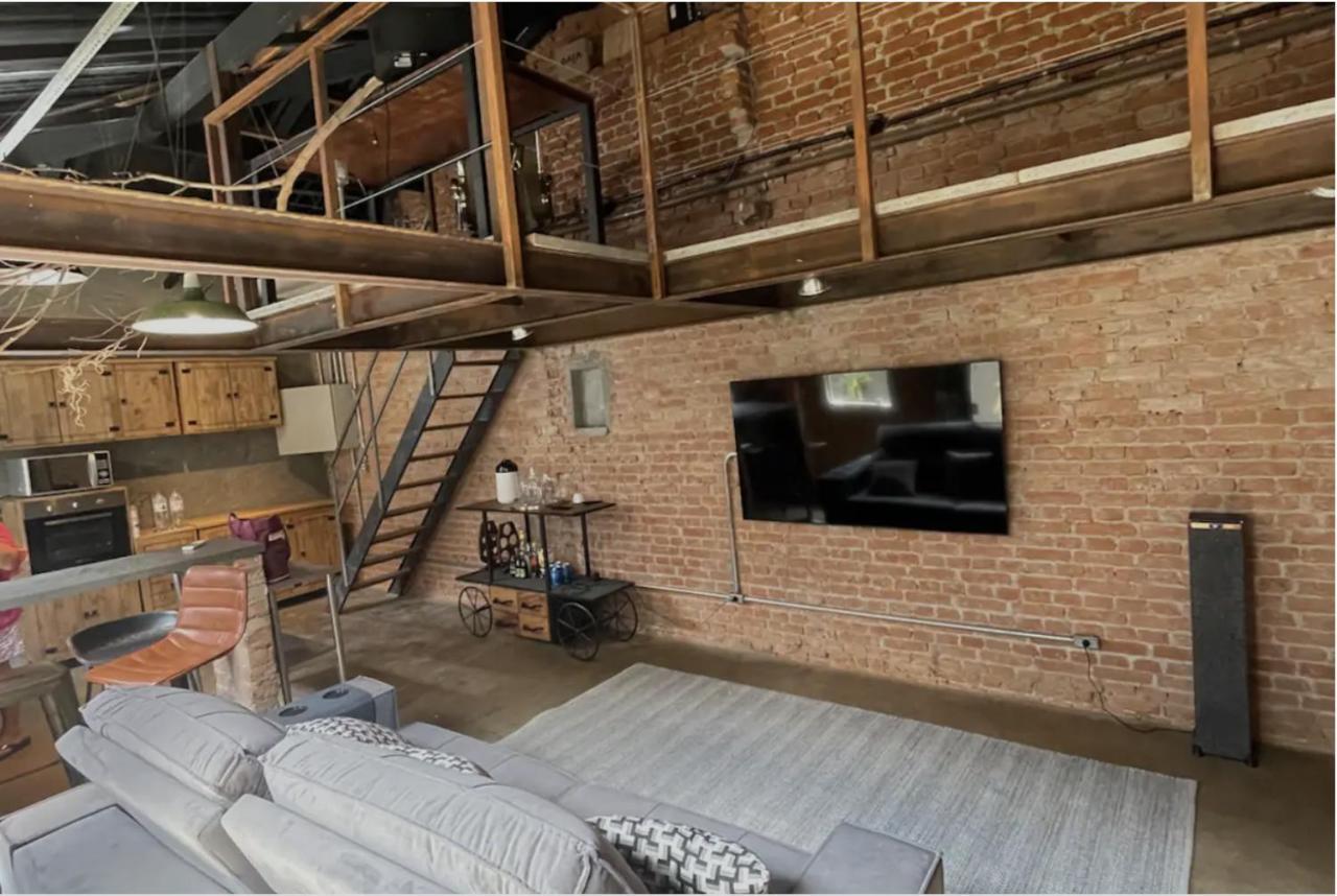 Casa de férias Casa Loft Industrial c/ Área Externa/Cama King/Churrasqueira