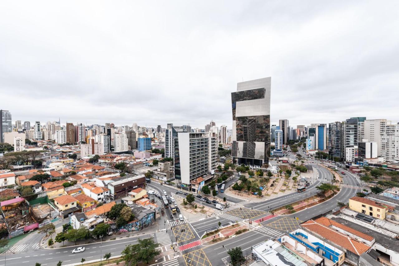 Homelike Faria Lima: Urban Oasis With Views And Pool Apartment
