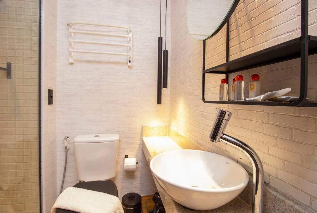 Apartamento Bhomy Paulista Com Varanda Na Rua Augusta Au101 *
