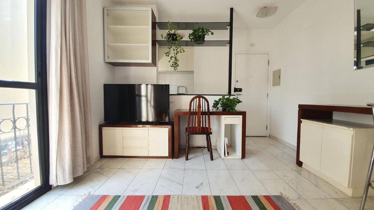 Amplo Bem Iluminado Perto Da Av Paulista E Augusta Apartamento *