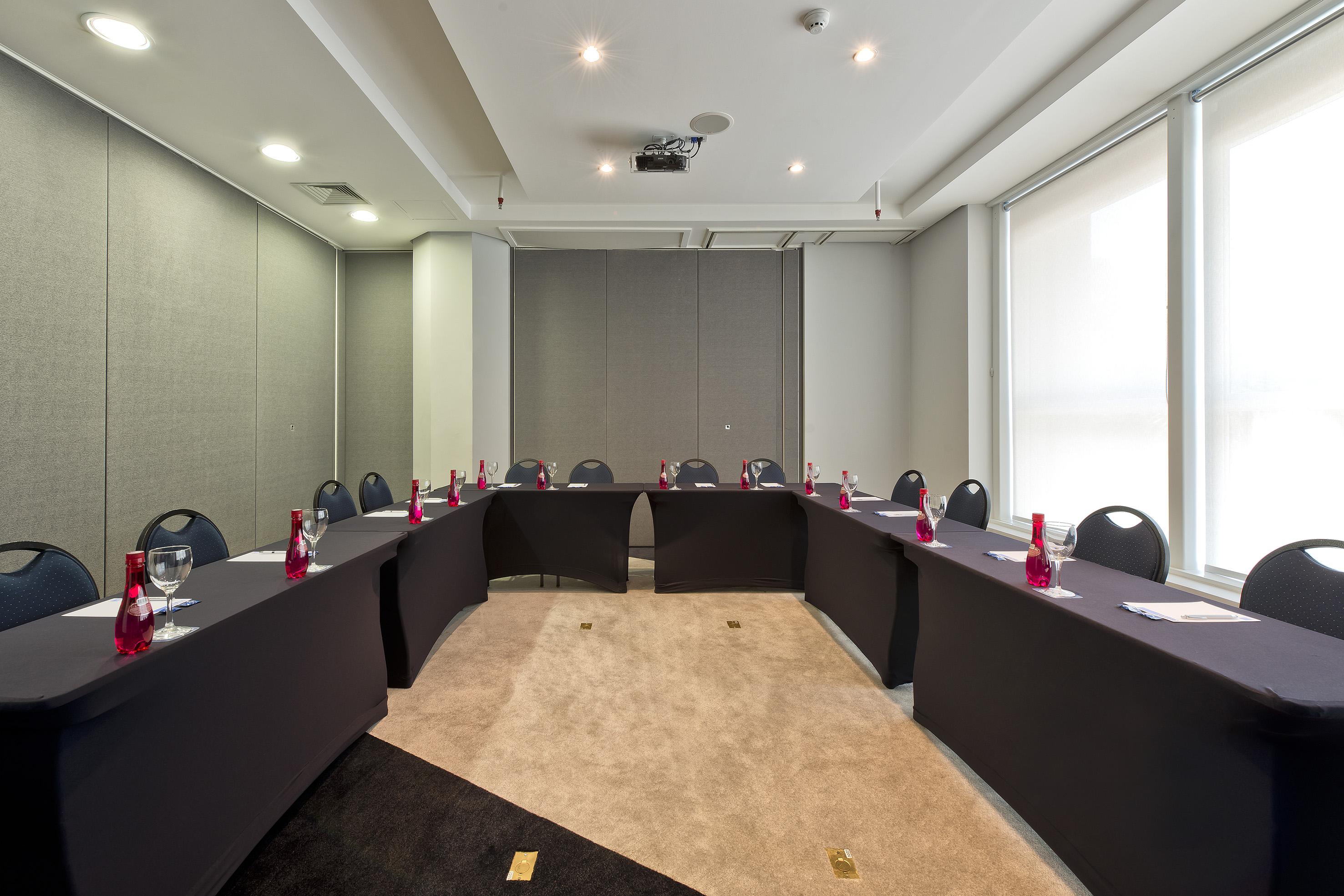 Hotel Nacoes Unidas Affiliated By Melia 4*