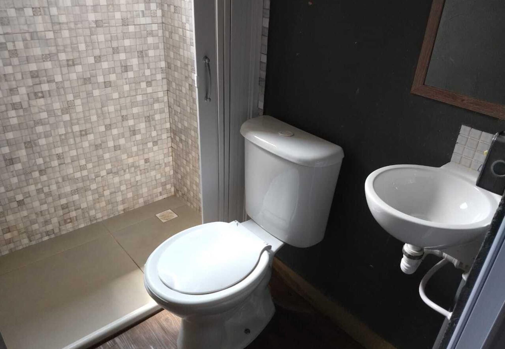 Oyo Massimo Brooklin, Hotel 3*