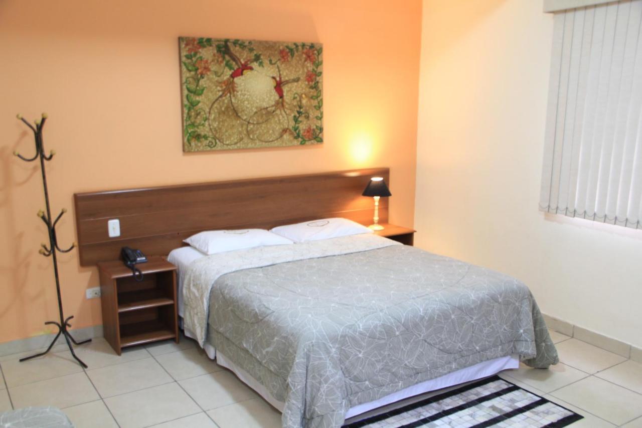 Hotel Valparaíso - Metrô Paraíso e 800m da Av Paulista Pensão
