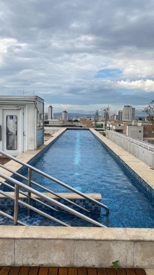 Apartamento Lindo Loft, Piscina, Estacionamento, Academia, Ar Condicionado, Wi-fi *