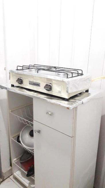 Kitnet 2 Quartos, Independente, Perto Do Metro Com Tv, Frigobar, Fogao E Microondas *