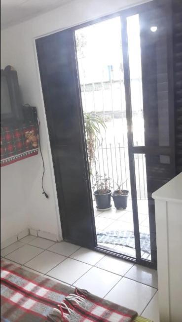 Casa de férias Kitnet 2 Quartos, Independente, Perto Do Metro Com Tv, Frigobar, Fogao E Microondas