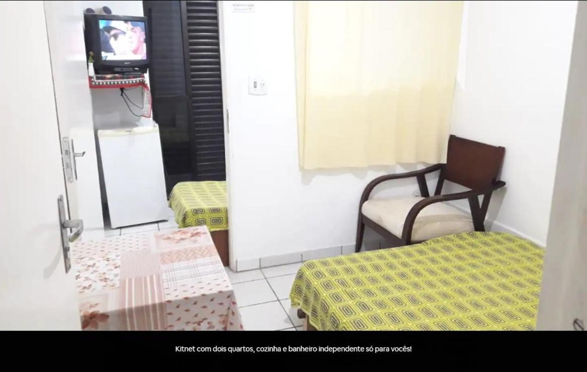 Kitnet 2 Quartos, Independente, Perto Do Metro Com Tv, Frigobar, Fogao E Microondas *