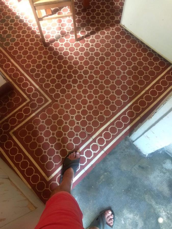 Homestay Quarto Em Casa Atelie Com Sol No Quintal *