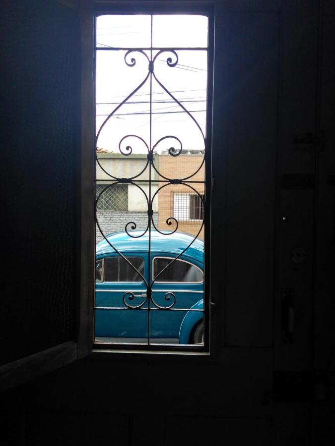 Homestay Quarto Em Casa Atelie Com Sol No Quintal *