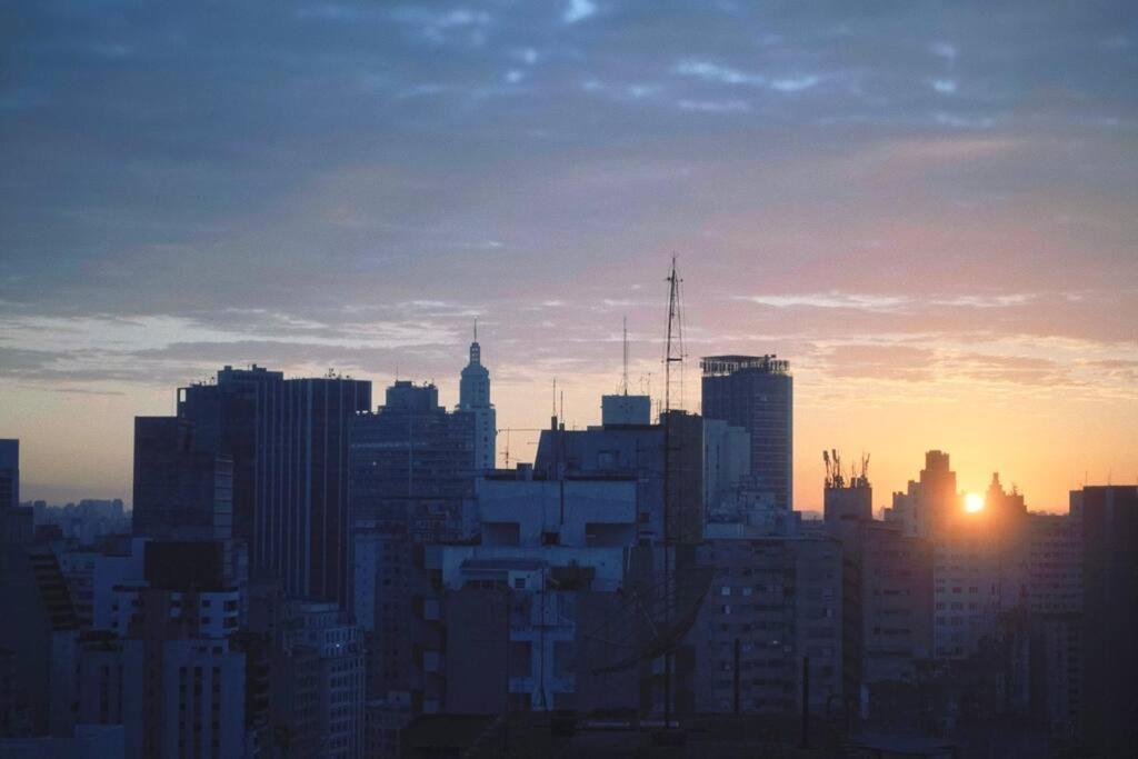 Large 1 Bedroom 2 Balconies And A Work Space Sao Paulo