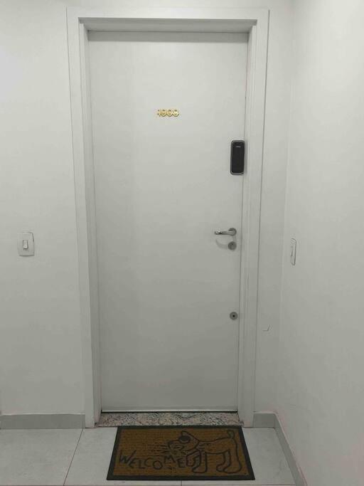 Large 1 Bedroom 2 Balconies And A Work Space Apartment Sao Paulo