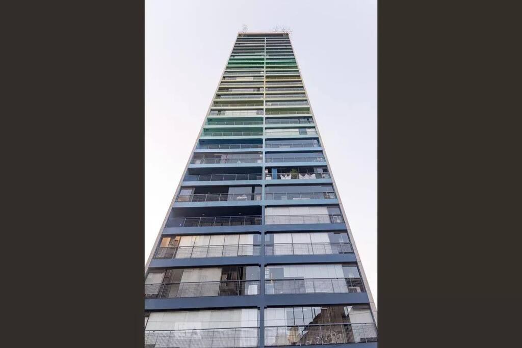 Apartment Large 1 Bedroom 2 Balconies And A Work Space