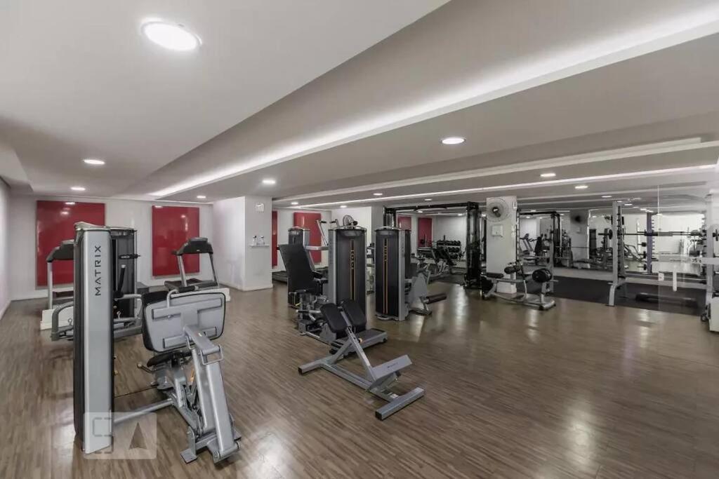 Apartment Large 1 Bedroom 2 Balconies And A Work Space *