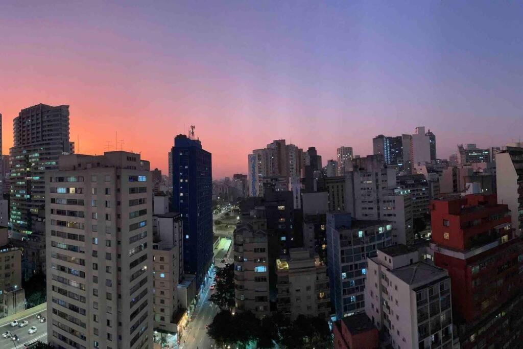Apartment Large 1 Bedroom 2 Balconies And A Work Space Sao Paulo
