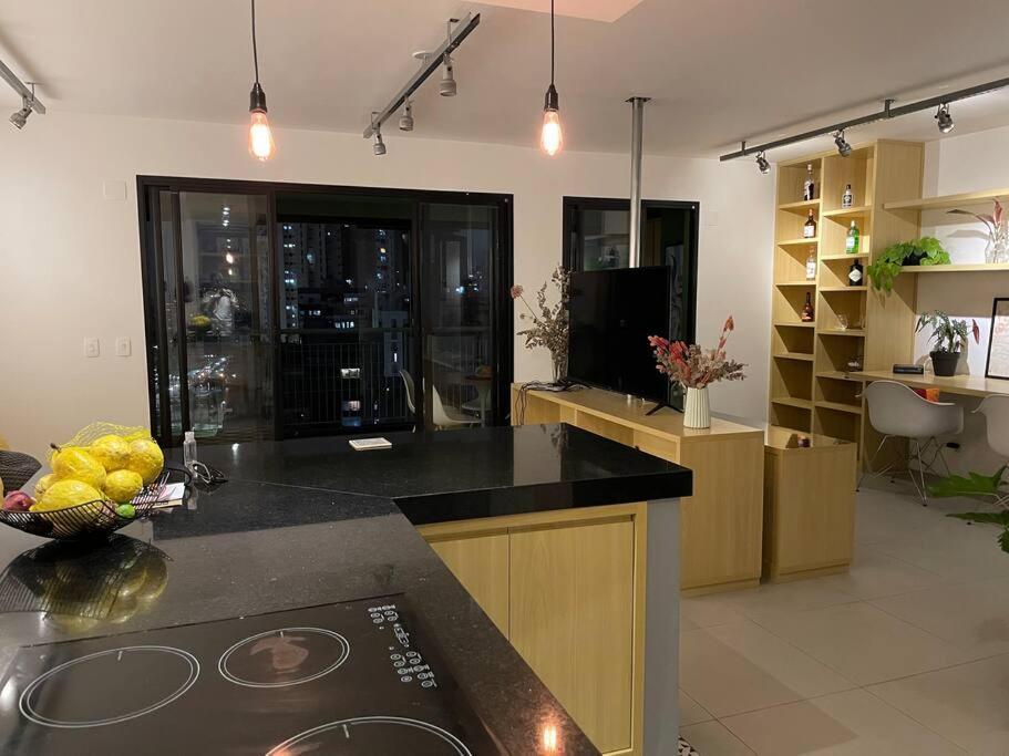 Apartment Large 1 Bedroom 2 Balconies And A Work Space