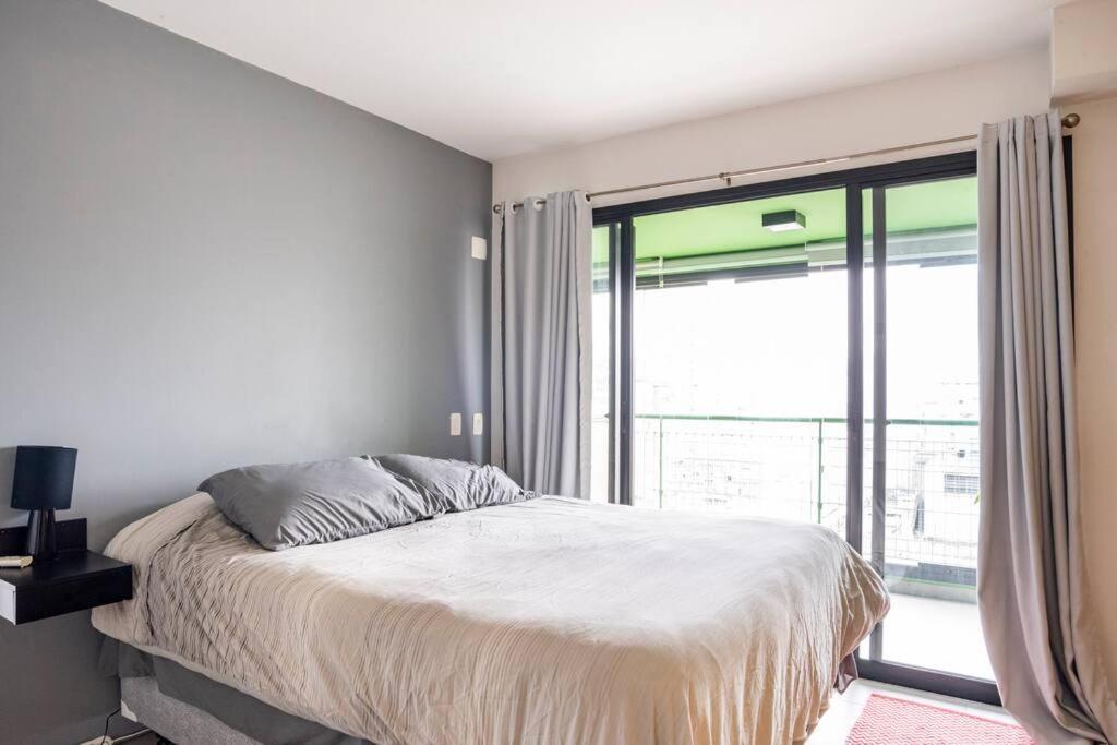 Large 1 Bedroom 2 Balconies And A Work Space Apartment Sao Paulo