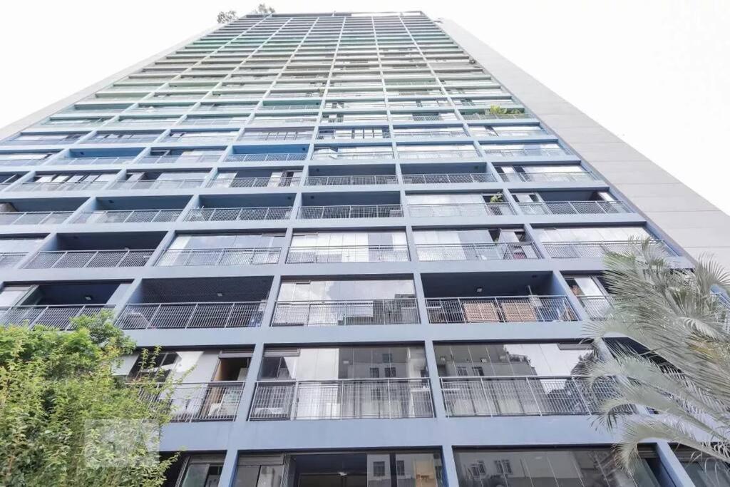 Large 1 Bedroom 2 Balconies And A Work Space Apartment