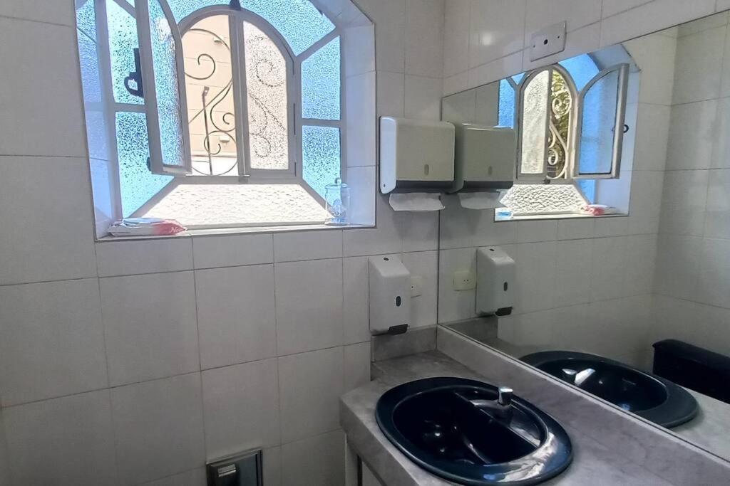 Dois Quartos Com Banheiros Privativos - Casa Em Moema. Apartamento *
