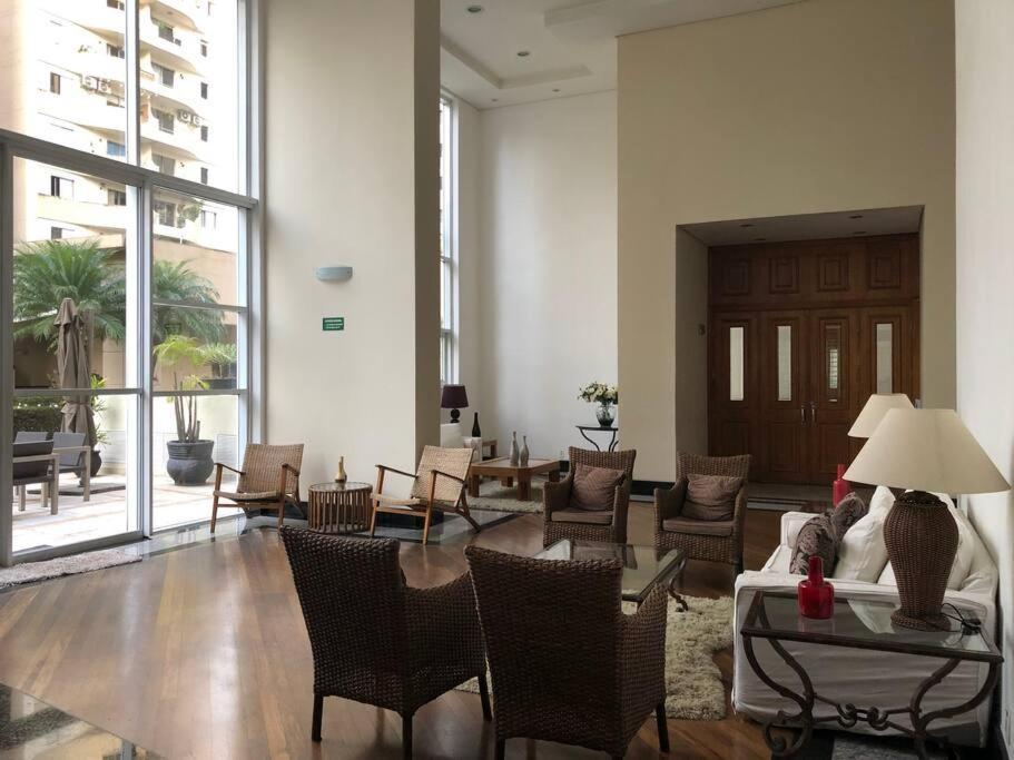 Office Com Camareira + Academia + Piscina Apartment