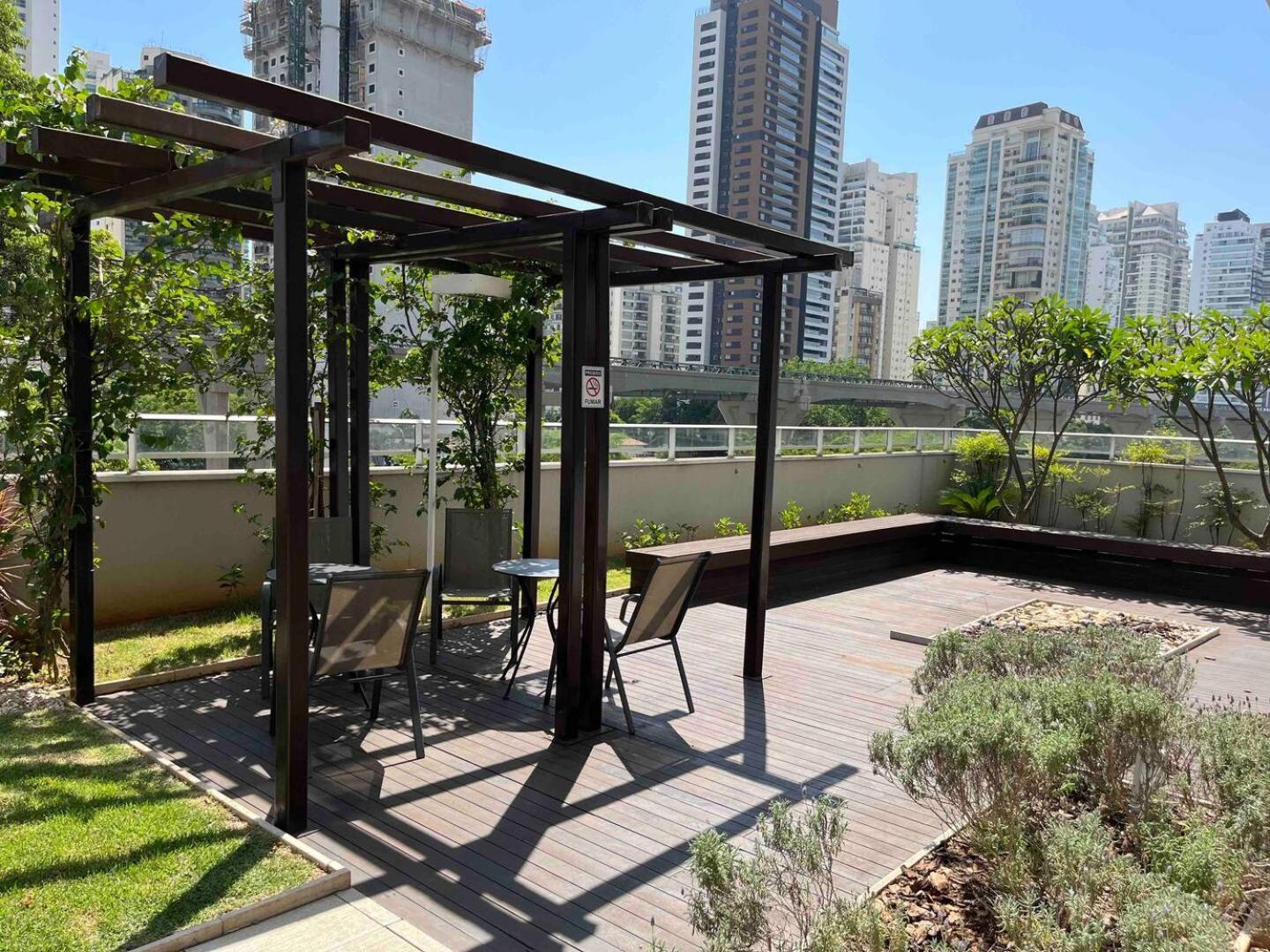 Apto Acolhedor Em Frente Ao Metro Com Garagem *