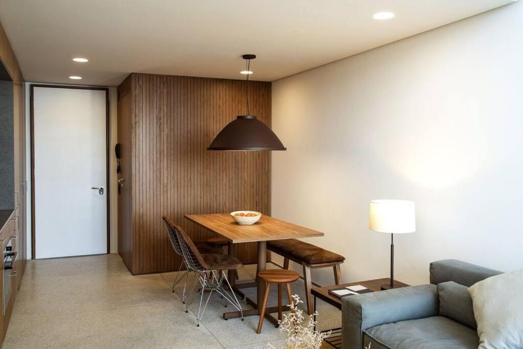 Apt. Inteiro Recem-reformado - Vila Madalena * Sao Paulo