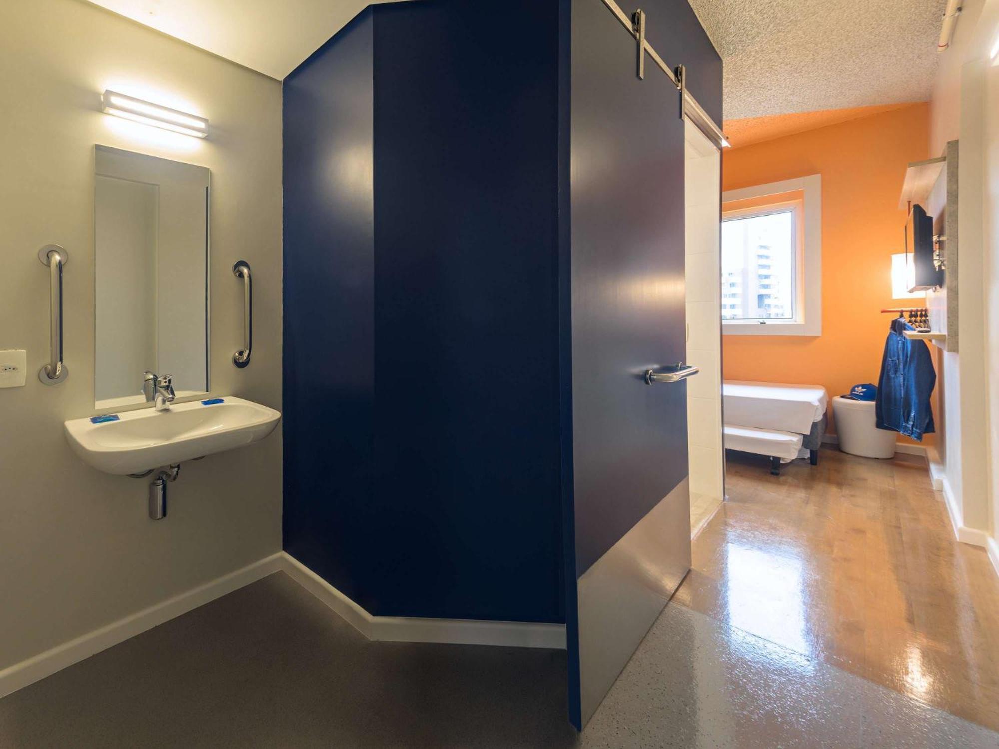 Ibis Budget Paraiso 2*