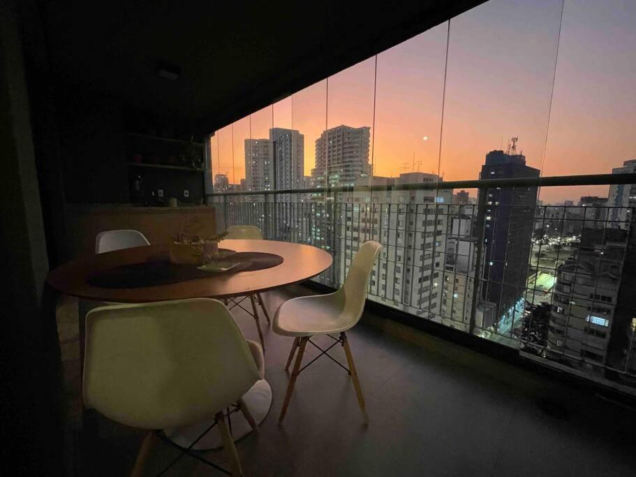 Large 1 Bedroom 2 Balconies And A Work Space Apartment